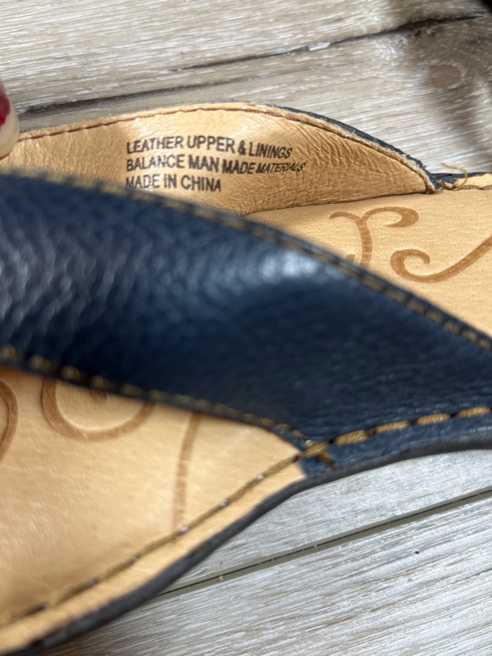 Born Blue Leather Toe-Post Sandals with Tan Footbed size 7 - Picture 4 of 6